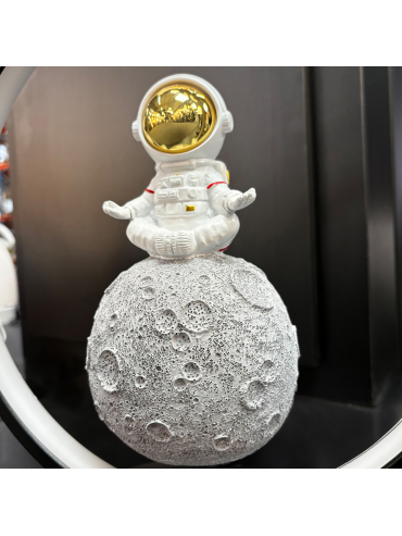 Lampa stołowa MEDYTUJĄCY ASTRONAUTA